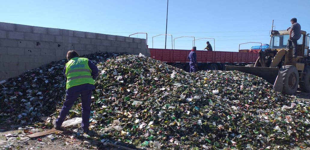 Más de 26 toneladas de vidrio marchan hacia Mendoza. Foto Gentileza