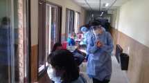 Imagen de Así comenzó el operativo de vacunación en Chos Malal