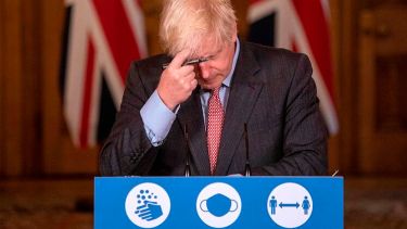 Johnson permanece aislado en las últimas horas, por ser contacto estrecho de una persona contagiada.