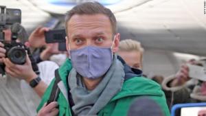 El opositor ruso Navalny fue detenido al volver a Moscú