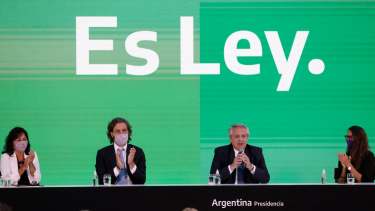 La Interrupción Voluntaria del Embarazo está contemplada en la Ley 27.610. 