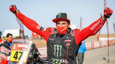 Benavides metió a Argentina en la historia grande del Dakar