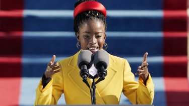 Quién es Amanda Gorman, la joven poeta que se robó la admiración de todos en la asunción de Biden