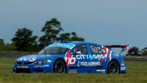 Azar se quedó con la final del Top Race V6