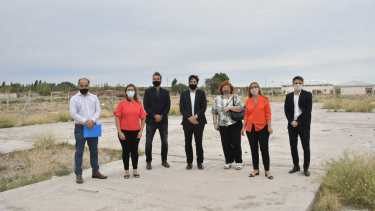 La intendenta María Emilia Soria, el diputado nacional Martín Soria y la diputada nacional Graciela Landriscini acompañaron al ministro