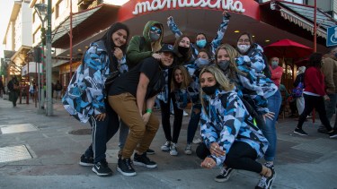 Bariloche vuelve a recibir a los egresados, esta vez sin medidas preventivas sanitarias y con una merma de contingentes. Foto: Archivo