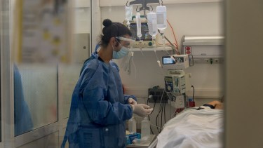 El coronavirus sorprendió en marzo de 2020 en Argentina, luego de unos meses de desatado el brote en Asia. En Río Negro murieron 2.777 personas por el Covid-19. Archivo/Chino Leiva