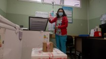 Imagen de Coronavirus: se aplica la segunda dosis para 450 trabajadores de la salud en Bariloche