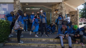 Otro grupo de egresados regresó con coronavirus de su viaje en Bariloche