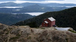Verano en Bariloche: Cuánto cuestan los refugios de montaña y qué servicios tienen