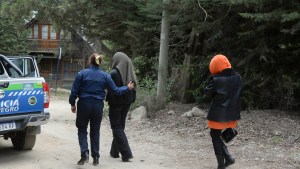 Fiesta clandestina en Bariloche: tras horas encerrados, los turistas fueron detenidos