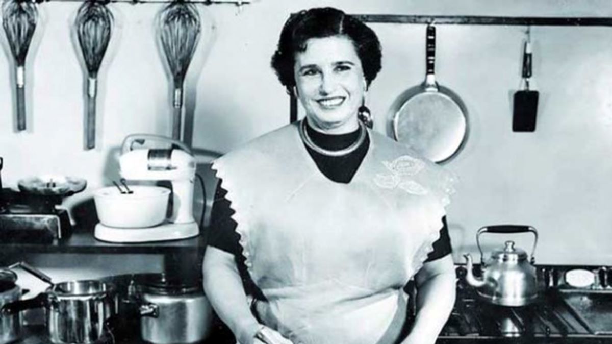 Pionera en enseñar a cocinar en elevisión, Doña Petrona impulsó miles de personas a amigarse con la cocina.
