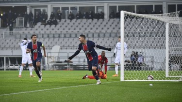 El rosarino abrió el marcador en el triunfo de PSG. 