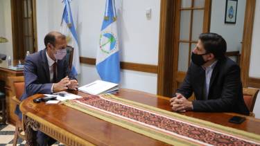 El anuncio de la convocatoria a docentes se realizó en la conferencia de Gutiérrez y Trotta. (Gentileza).-