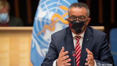 El responsable de la OMS apuntó contra los países ricos y contra los laboratorios que priorizan venderles la vacuna contra el coronavirus. (@ReutersLatam)