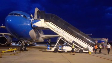 El avión de Aerolíneas partió ayer rumbo a Moscú a las 21. (Foto: @Aerolinas_AR)