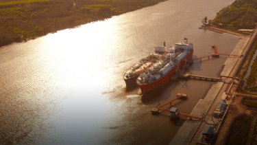 Por orden judicial se emitió el levantamiento de la clausura de la terminal regasificadora de Escobar. (Foto: gentileza)