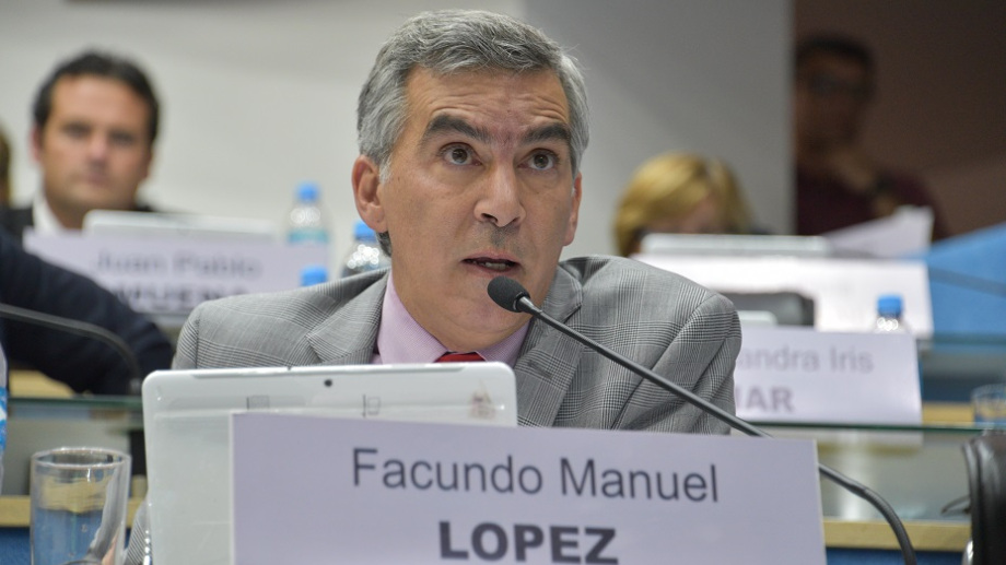 El bloque que conduce Facundo López salió al cruce de la propuesta del FdT.