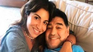 Gianinna Maradona mostró el chat con el psicólogo de Diego