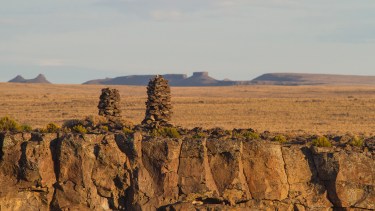 La meseta de Somuncurá, una belleza natural escenario de esta hermosa leyenda que nos acerca Jorge Castañeda.