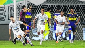Libertadores: Santos goleó a Boca, que jugó su peor partido de la Copa y se quedó sin final