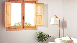 Un toque de brillo para las ventanas de madera