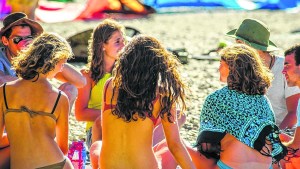 Jóvenes y pandemia: culparlos es riesgoso y muestra falta de planificación