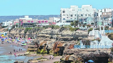 Las tierras que hoy ocupa el balneario eran parte de un campo privado, y un grupo de vecinos tramitó la creación.  