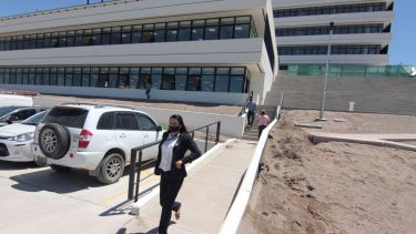 El nuevo edificio municipal en el oeste de Neuquén. Foto: Oscar Livera