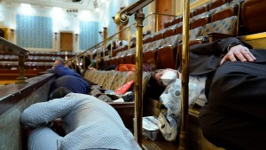 Legisladores también denuncian «intento de golpe»  tras la ocupación del Congreso