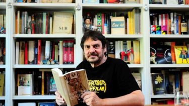 El ciclo comienza este martes con la entrevista a Felipe Pigna por su libro "Gardel".