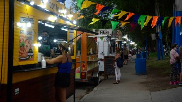 Los carros de comida estarán habilitados desde el viernes en distintos puntos de la ciudad. (Foto: Archivo)