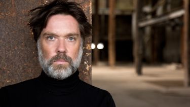 En un concierto íntimo con su piano Rufus Wainwright interpretará temas de su disco "Unfollow The Rules".