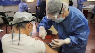 Neuquén espera la llegada de más vacunas Sputnik V para vacunar a los mayores de 60 y al resto del personal de Salud. (Foto: gentileza)