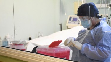 En Neuquén hay poco espacio disponible en unidades de terapia intensiva. Foto: Florencia Salto