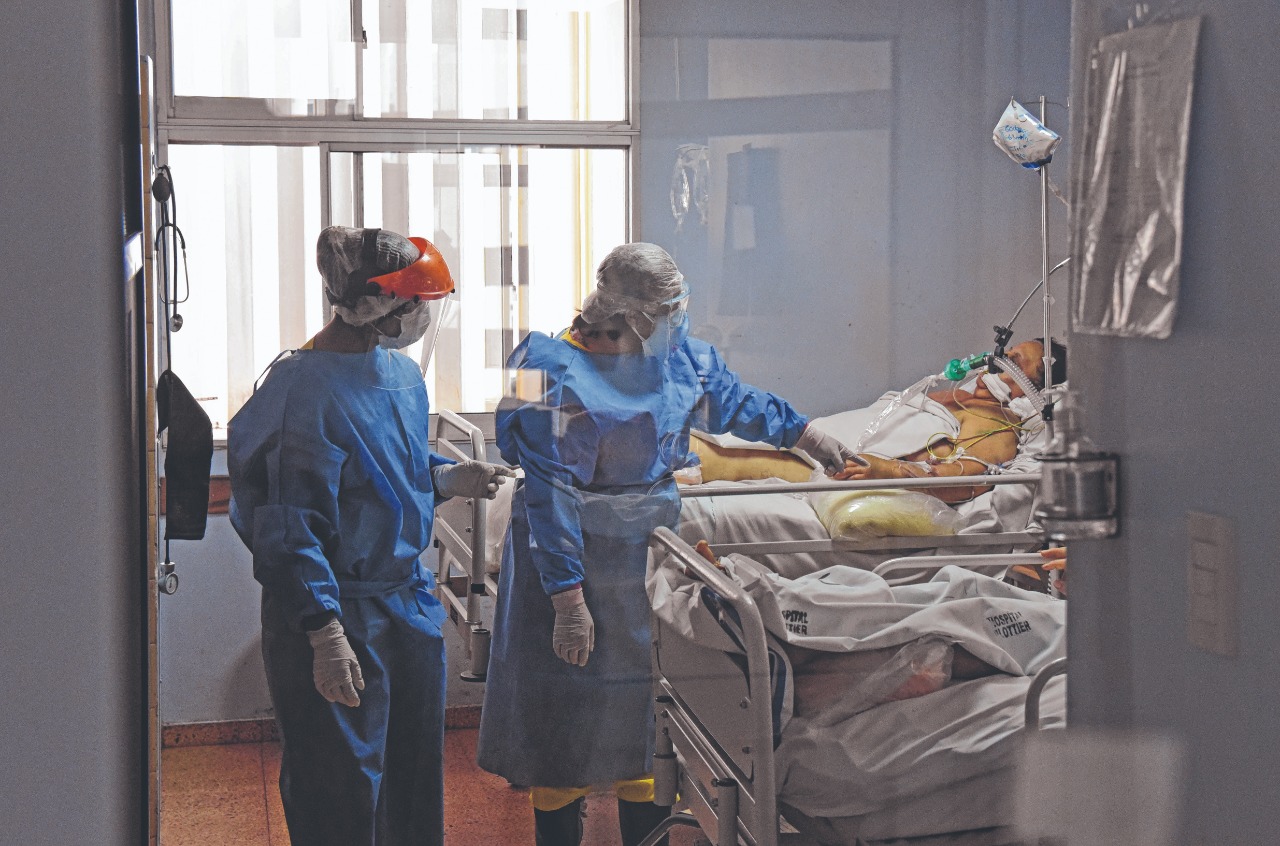 Baja la edad promedio de los pacientes que llegan 
a ocupar las camas de terapia intensiva. También las estadías. Foto: archivo