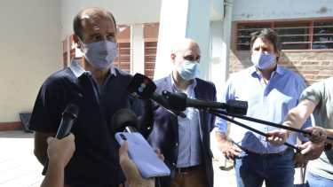 Gutiérrez confirmó el pago de la compensación a estatales durante la vacunación contra el coronavirus. (Yamil Regules).-