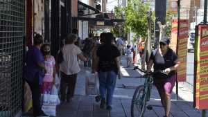 Pesimistas, endeudados y enojados con los políticos: el humor social en Neuquén