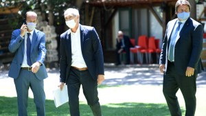 Gutiérrez ayudó a los intendentes para que paguen el bono salarial