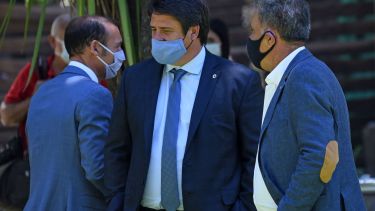 Junto al gobernador Omar Gutiérrez y el presidente de la cooperativa eléctrica, Carlos Ciapponi. Foto: Florencia Salto.