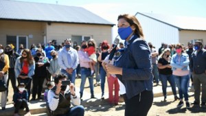 Las viviendas que entregaron un mes atrás en Bariloche no tienen luz ni gas