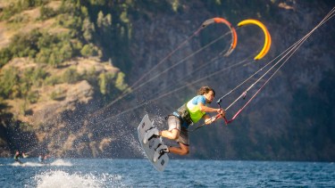 Las imágenes hablan por sí solas. Tremendas piruetas de los competidores. Fotos: Patricio Rodríguez. 