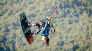 Las tremendas fotos del kitesurf en San Martín