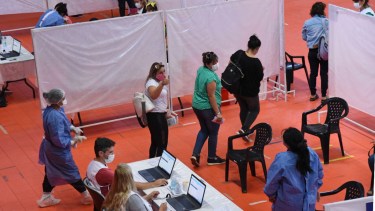 El personal de Salud de Neuquén comenzó a recibir el segundo componente de la vacuna Sputnik V (FOTO: Florencia Salto)