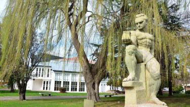 En Viedma serán en los jardines del Centro Cultural. Foto: archivo.