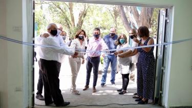 La gobernadora y funcionarios el lunes 21 de diciembre, día de inauguración. (Foto gentileza)