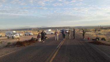 Hoy es el cuarto día de corte de ruta en Rincón de los Sauces. (Foto: gentileza)