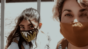 El Bolsón: una niña espera un implante de cadera para volver a caminar