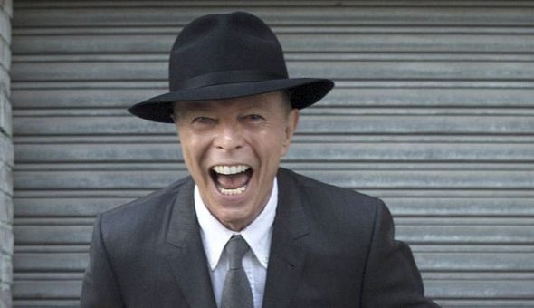 Un Bowie feliz tras el estreno de la obra "Lazarus", apenas dos días antes de su fallecimiento el 10 de enero de 2016.