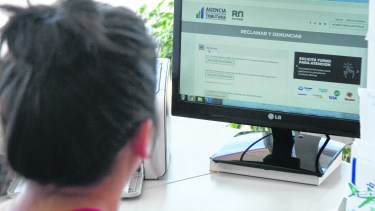 Desde el lunes muchos vecinos reclaman en las oficinas de Recaudación Tributaria. Foto Pablo Leguizamon